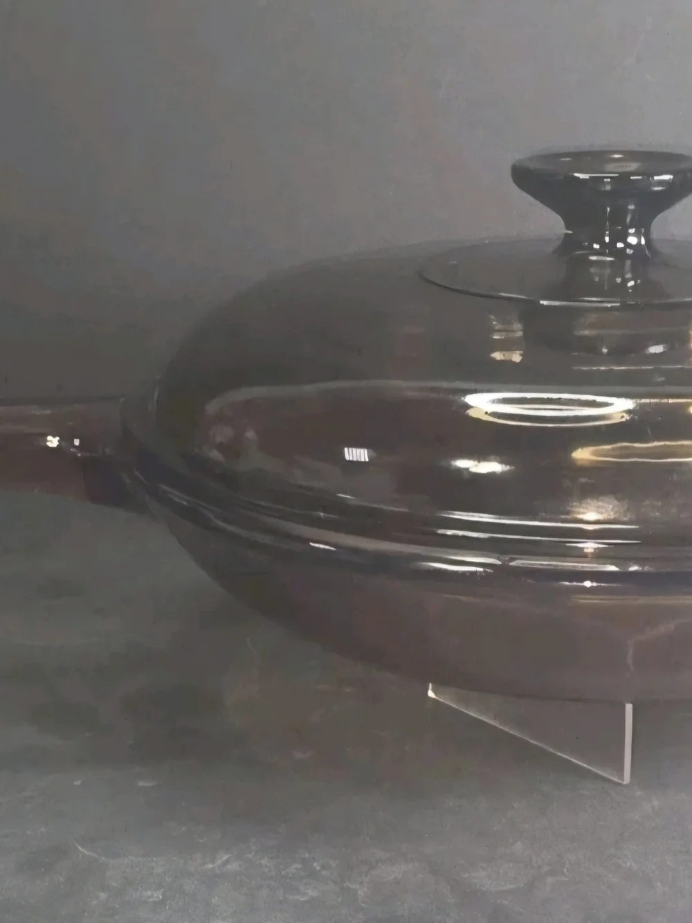 Pyrex Clear Glass 10in Skillet waffle bottom with Lid Amber-Tinted Handle